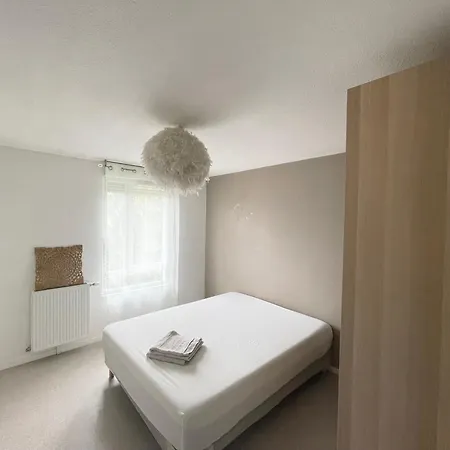 Grand T2 Spacieux Tres Calme Apartment